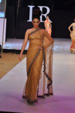 Model walk the ramp for Neeta Lulla Show at IRFW 2012 Day 2 in Goa on 29th Nov 2012 (20).JPG